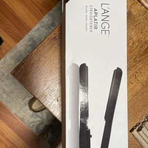 L’ange straightening iron.